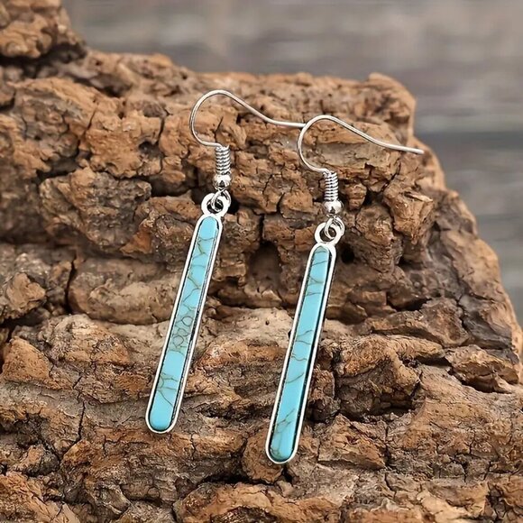 NEW Pair of vintage style BOHO earrings, dangle turquoise earrings, western - Picture 3 of 4
